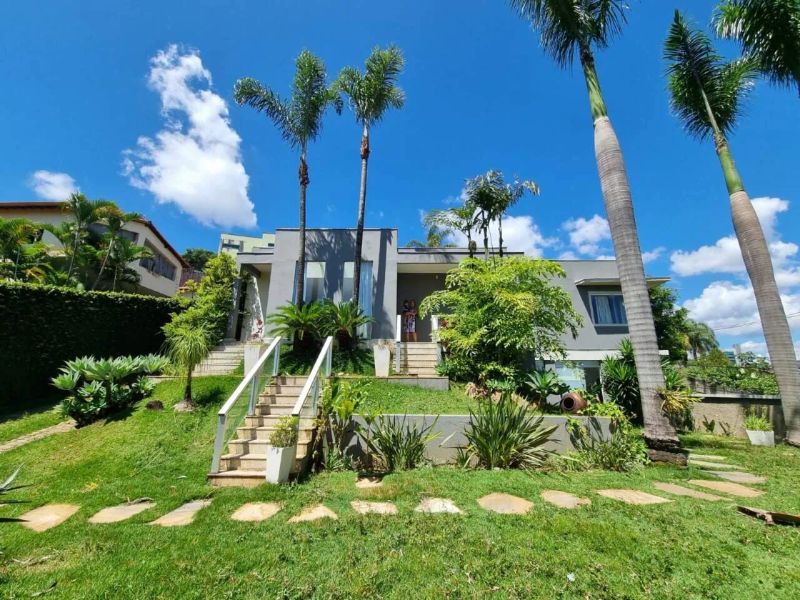 Casa com 6 quartos — Estoril, Belo Horizonte