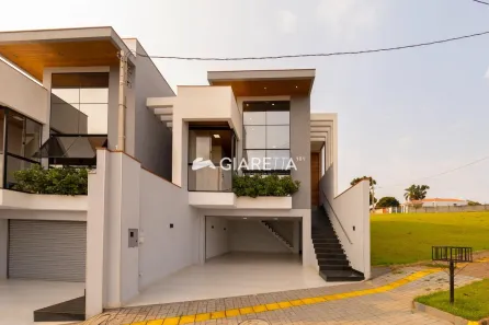 Sobrado com 2 Quartos à venda, 166m² no Centro, Toledo