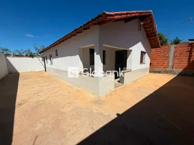 Casa com 3 Quartos para alugar, 90m² no Santa Rita I, Montes Claros