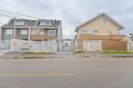 Sobrado com 4 Quartos à venda, 103m² no Uberaba, Curitiba