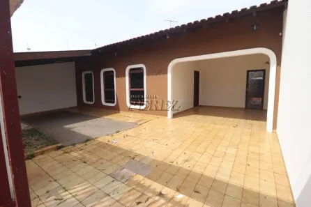 Casa com 5 Quartos para alugar, 250m² no Boa Vista, Londrina