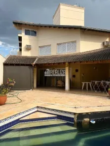 Casa com 5 Quartos à venda, 486m² no Santa Maria, Uberaba