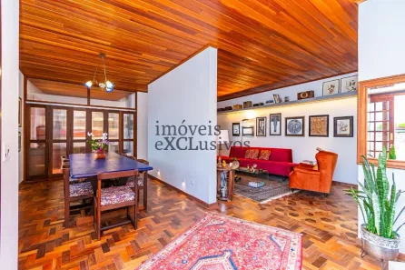 Casa com 3 Quartos para alugar, 300m² no Mercês, Curitiba