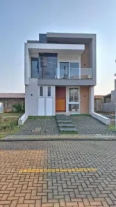 Sobrado com 3 Quartos à venda, 126m² no Jansen, Gravataí