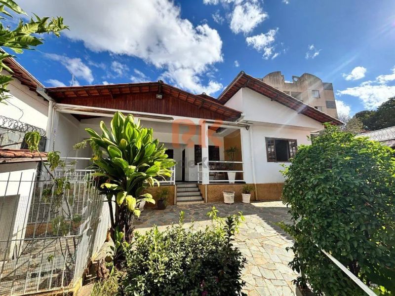 Casa com 3 quartos — Itapoã, Belo Horizonte