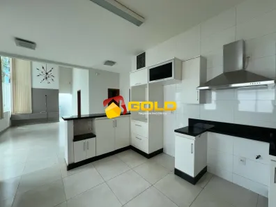 Casa com 3 Quartos à venda, 250m² no Cidade Jardim, Uberlândia