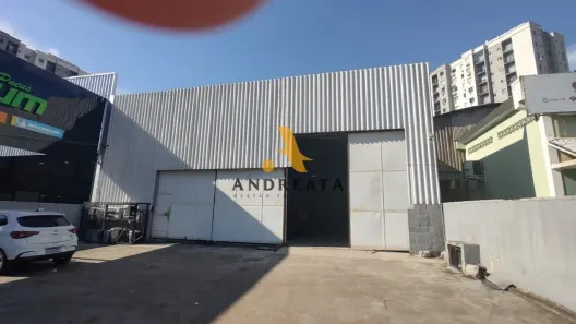 Galpão/Depósito/Armazém para alugar, 700m² no Jacarepaguá, Rio de Janeiro