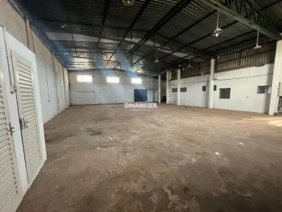 Galpão/Depósito/Armazém com 1 Quarto para alugar, 596m² no Lourdes, Uberaba