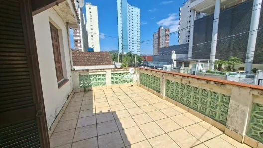 com 4 Quartos para alugar, 250m² no Centro, São Vicente