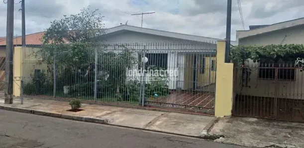 Casa com 3 Quartos à venda, 10m² no Vila Monteiro, Londrina