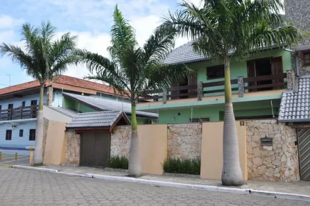 Casa com 4 Quartos à venda, 331m² no Centro, Peruíbe