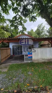 Casa com 2 Quartos para alugar, 55m² no América, Joinville