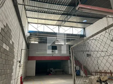 Galpão/Depósito/Armazém para alugar, 400m² no Vila Arens II, Jundiaí