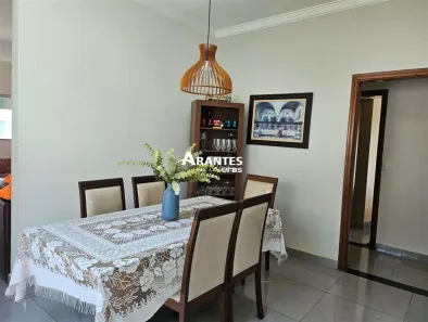 Casa com 4 Quartos à venda, 212m² no Cidade Jardim, Uberlândia