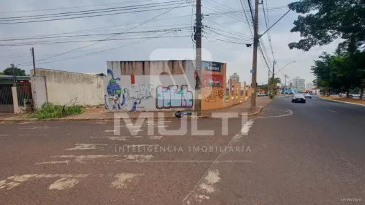 Lote/Terreno com 1 Quarto à venda, 11m² no Saraiva, Uberlândia