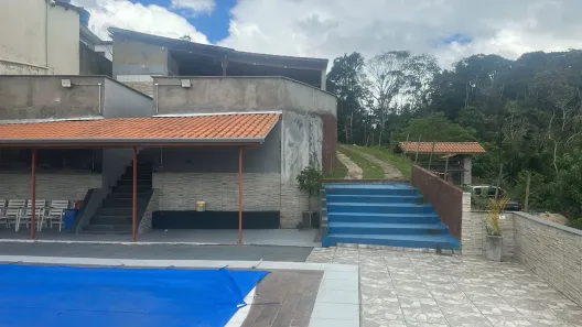 Fazenda/Sítio com 3 Quartos à venda, 1300m² no Centro, Juquitiba