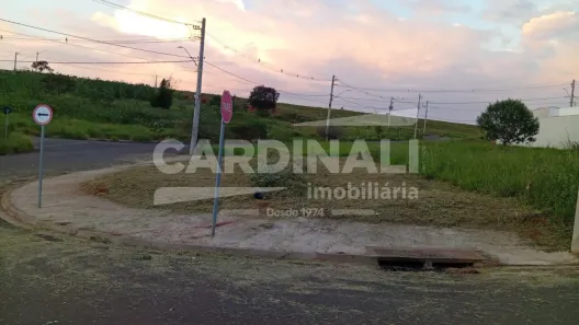 Lote/Terreno à venda, 275m² no Jardim Letícia, São Carlos