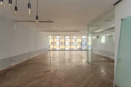Sala Comercial para alugar, 150m² no Centro Histórico, Porto Alegre
