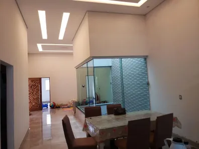 Casa com 3 Quartos à venda, 209m² no Jardim Holanda, Uberlândia