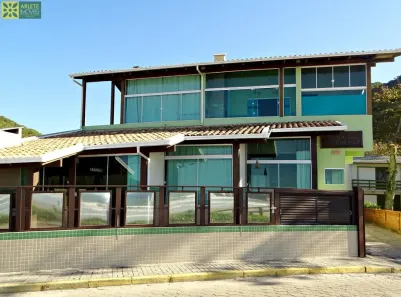 Casa com 4 Quartos para alugar, 150m² no Canto Grande, Bombinhas