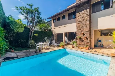 Casa com 4 Quartos à venda, 387m² no Chácara das Pedras, Porto Alegre