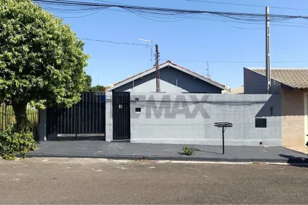 Casa com 2 Quartos para alugar, 77m² no Vila Azevedo, Lins