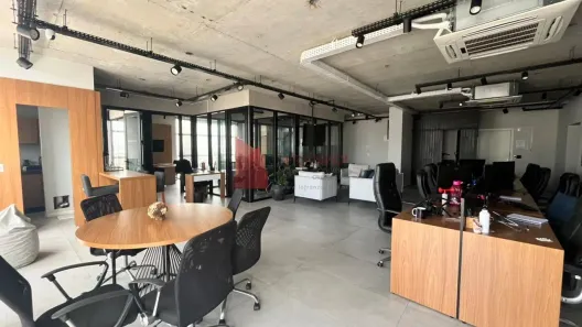 Sala Comercial para alugar, 212m² no Centro, Navegantes