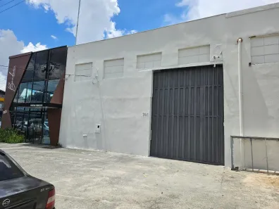Galpão/Depósito/Armazém para alugar, 300m² no Planalto, Belo Horizonte