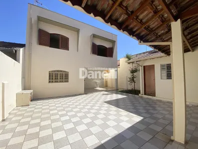 Casa com 6 Quartos à venda, 323m² no Centro, Taubaté