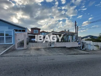 Apartamento com 2 Quartos para alugar, 55m² no Potecas, São José