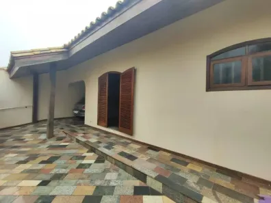 Casa com 3 Quartos à venda, 200m² no Cidade Jardim, Americana