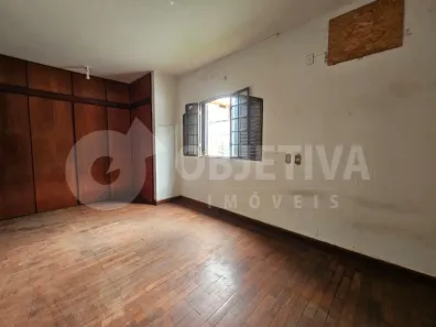 Casa com 4 Quartos à venda, 130m² no Cidade Jardim, Uberlândia