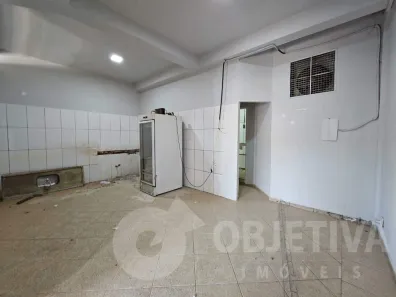 Ponto Comercial para alugar, 72m² no Santa Mônica, Uberlândia