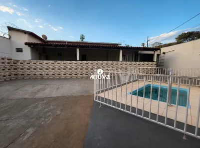 Casa com 2 Quartos à venda, 85m² no Jardim Califórnia, Uberaba