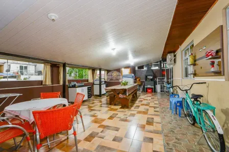 Casa com 4 Quartos à venda, 170m² no Novo Mundo, Curitiba
