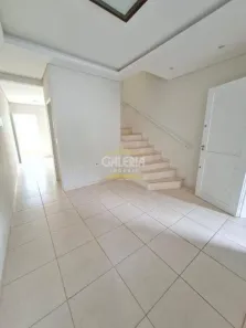 Sobrado com 2 Quartos à venda, 57m² no Nova Brasília, Joinville