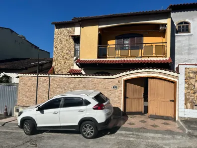 Casa com 3 Quartos à venda, 250m² no Centro, Belford Roxo