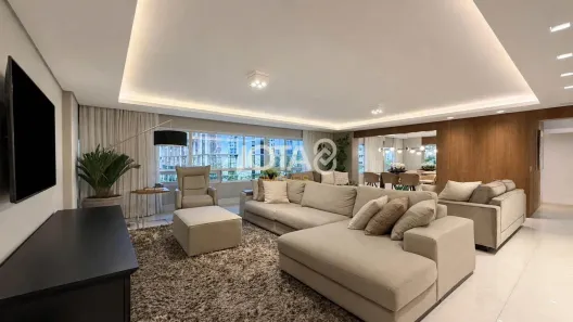 Apartamento com 3 Quartos à venda, 175m² no Água Verde, Curitiba