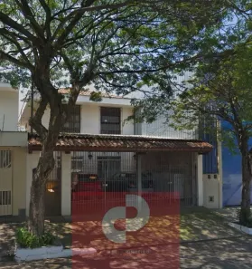 Sobrado com 4 Quartos à venda, 242m² no Moema, São Paulo