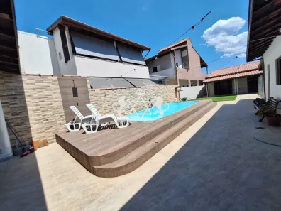 Casa com 4 Quartos à venda, 271m² no Jardim Britânia, Caraguatatuba