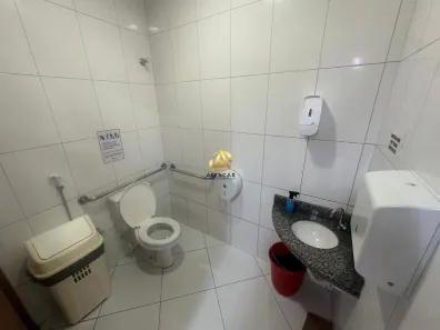 Ponto Comercial para alugar, 630m² no Parque Residencial Laranjeiras, Serra