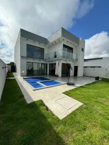 Sobrado com 4 Quartos à venda, 290m² no Granja Marileusa, Uberlândia