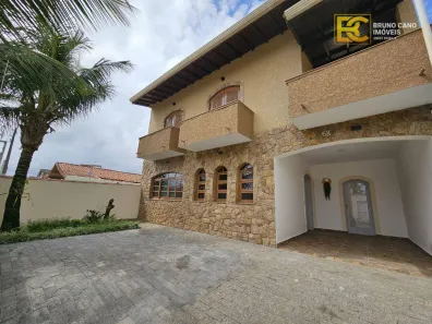 Sobrado com 5 Quartos à venda, 185m² no Centro, Peruíbe