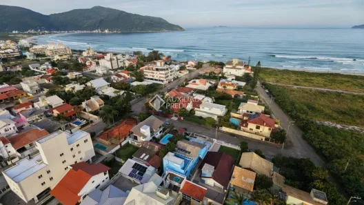Casa com 3 Quartos à venda, 350m² no Pântano do Sul, Florianópolis