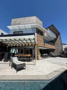 Casa com 3 Quartos à venda, 240m² no Camboinhas, Niterói