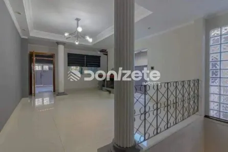Sobrado com 3 Quartos à venda, 220m² no Vila Scarpelli, Santo André