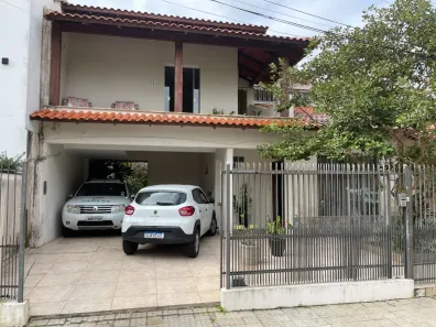 Casa com 4 Quartos à venda, 213m² no Balneário, Florianópolis