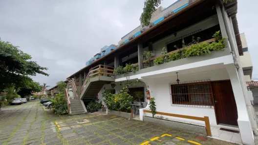 Casa de Condomínio com 3 Quartos à venda, 75m² no Jardim Excelsior, Cabo Frio