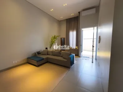Casa com 3 Quartos à venda, 200m² no Jardim Karaíba, Uberlândia