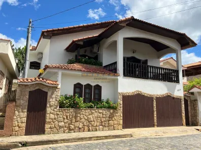 Casa com 4 Quartos à venda, 343m² no Centro, Carmo de Minas